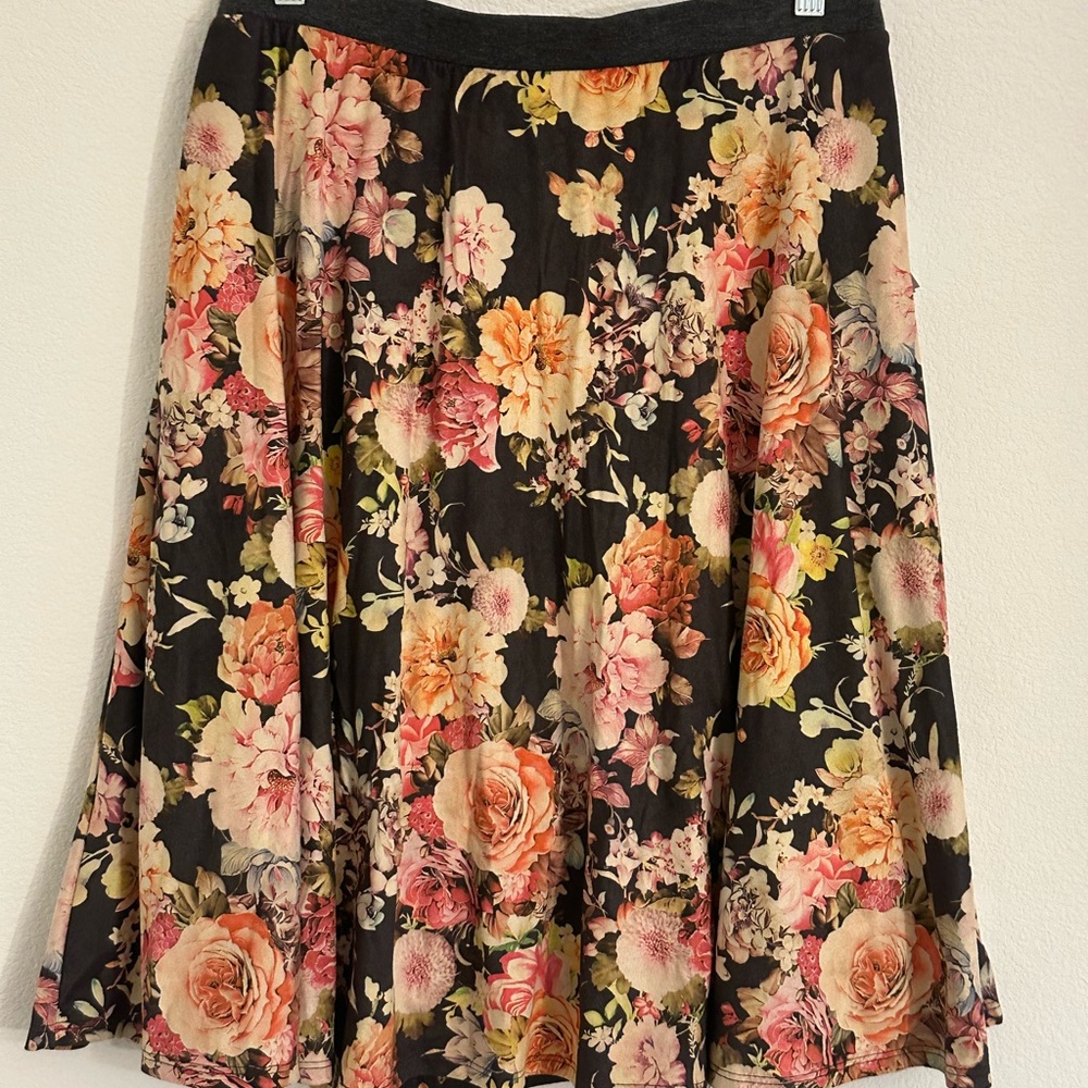 Le Lis Black Floral A-Line Skirt